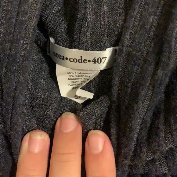 really cute and soft poncho - Picture 3 of 3